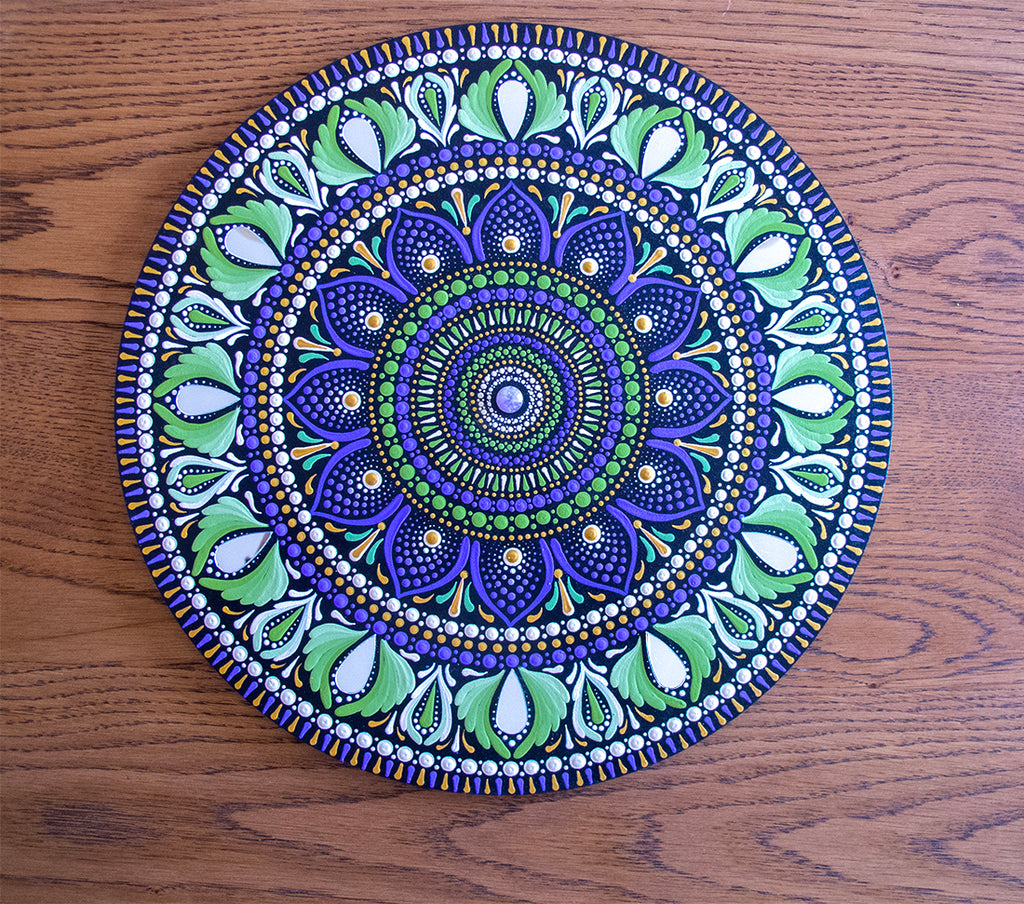 Quadro de Mandala de 30cm inspirada nas cores da cura - Violeta e Verde