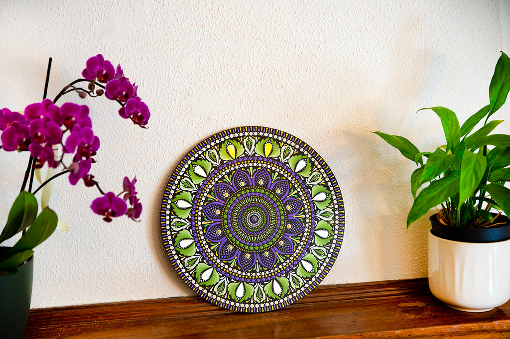 Quadro de Mandala de 30cm inspirada nas cores da cura - Violeta e Verde