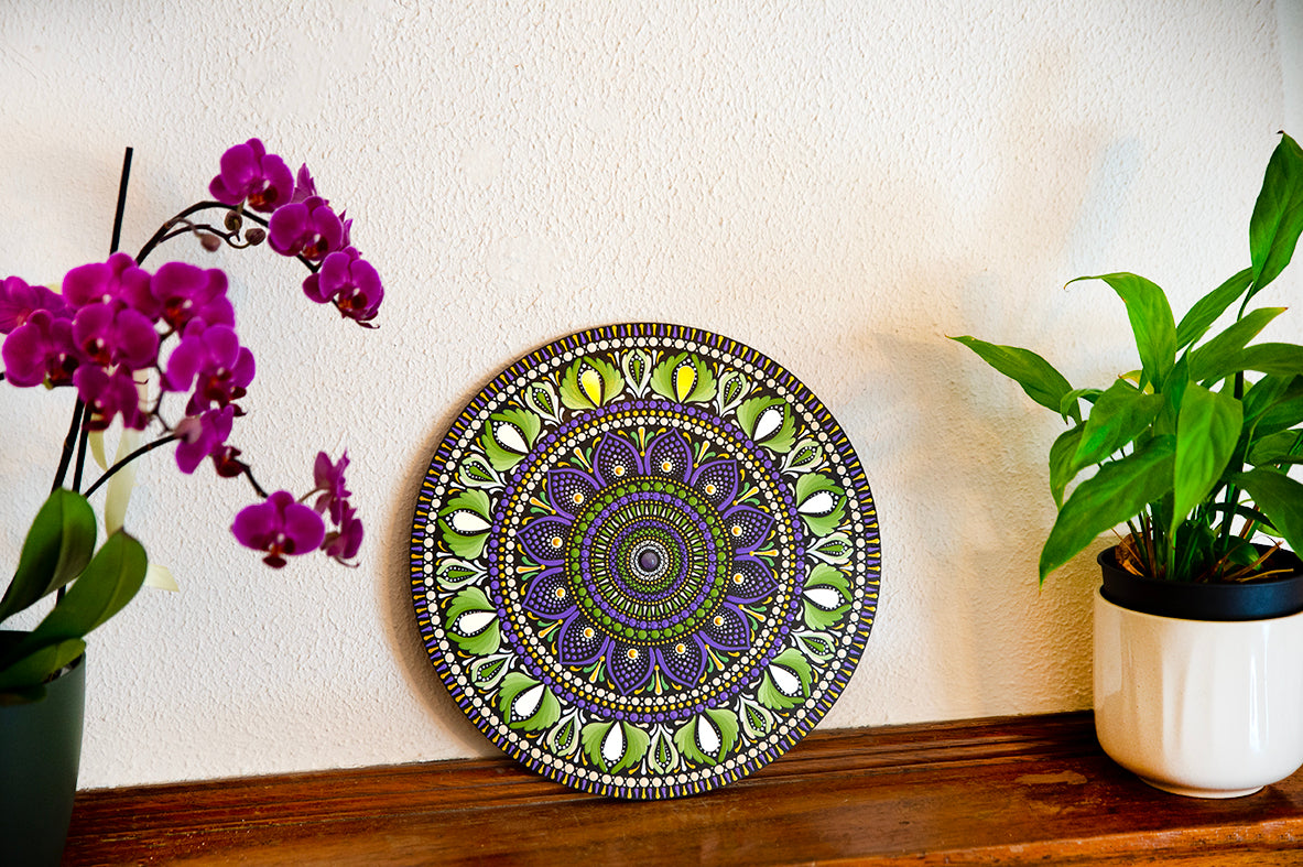 Quadro de Mandala de 30cm inspirada nas cores da cura - Violeta e Verde
