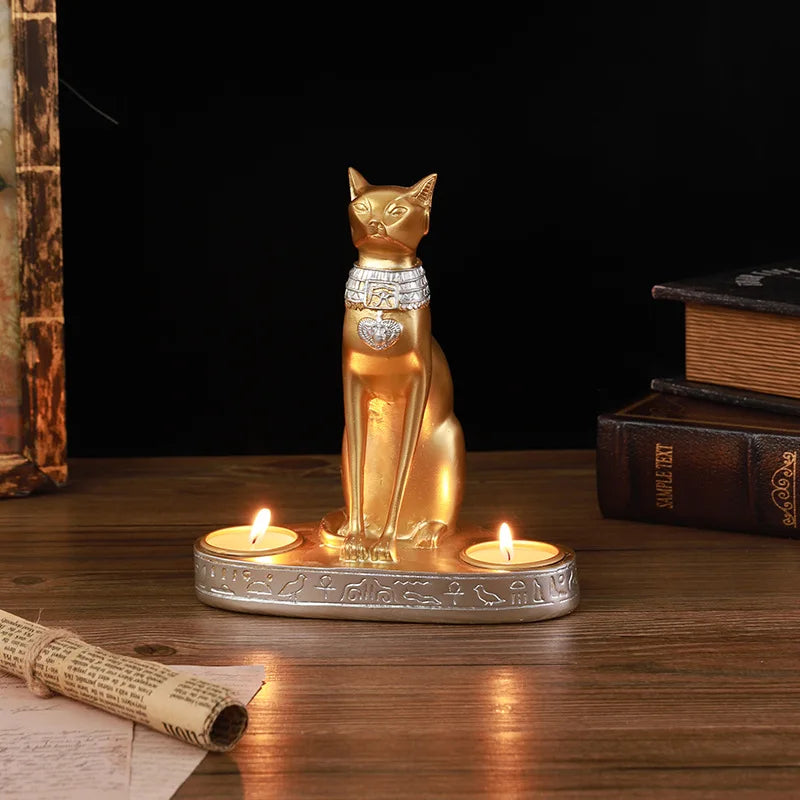 Estátua e castiçal da deusa egípcia dos gatos Bastet