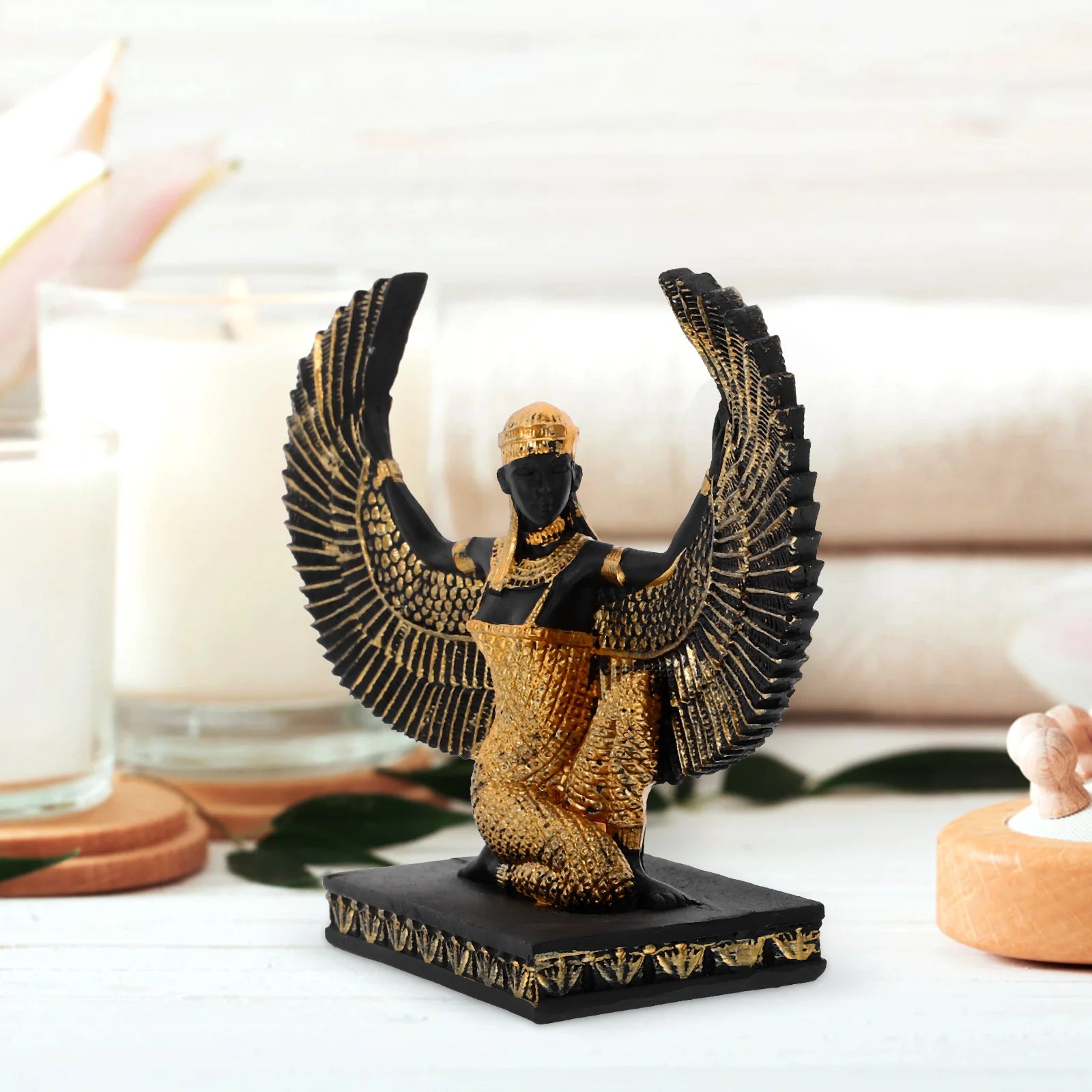 Estátua deusa Egípcia Ísis