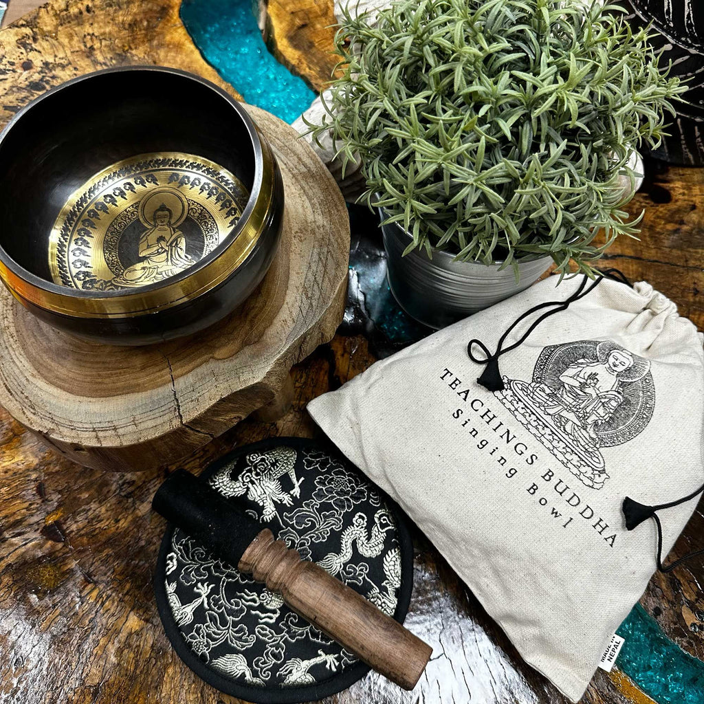 Conjunto taça tibetana batida e gravada à mão - 14cm - Ensinamentos de Buda