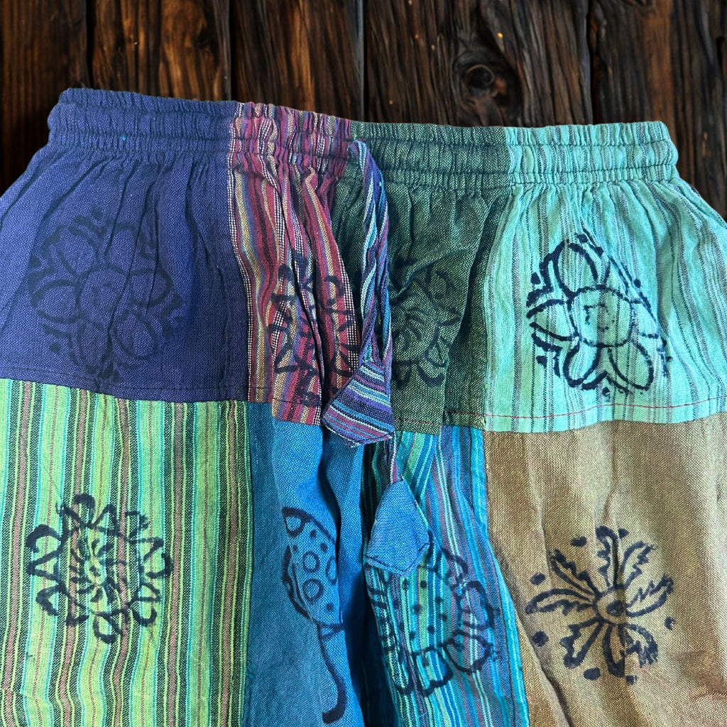 Sari Nomad - Calças Hongo - Padrões com Estampado em Bloco - Tons de Verde (105x127cm) S/M