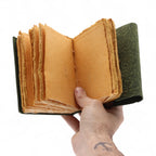 Caderno grosso de couro com borda deckle – Padrão labirinto verde – 12,7×8,9 cm