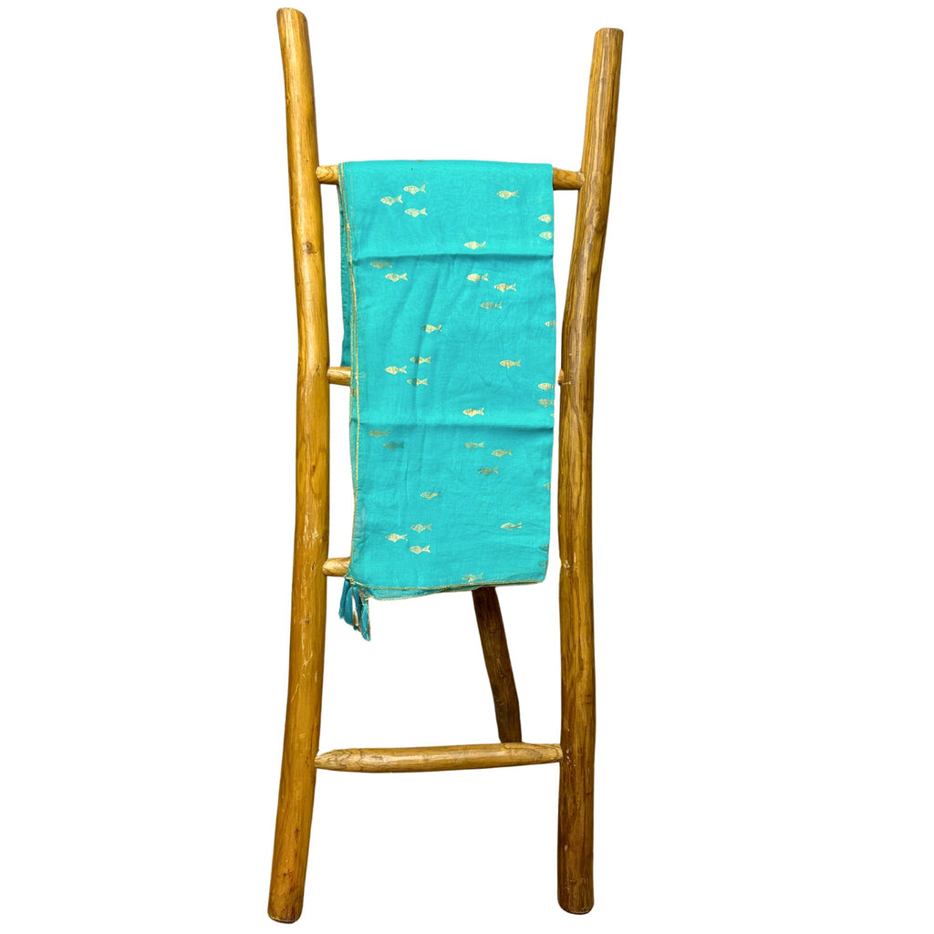Coleção Nomad Sari Mediterrâneo - Pareô - Desenho de peixes em turquesa e dourado