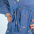 (ML) Coleção Nomad Sari - Vestido - Desenho de peixe azul marinho e dourado