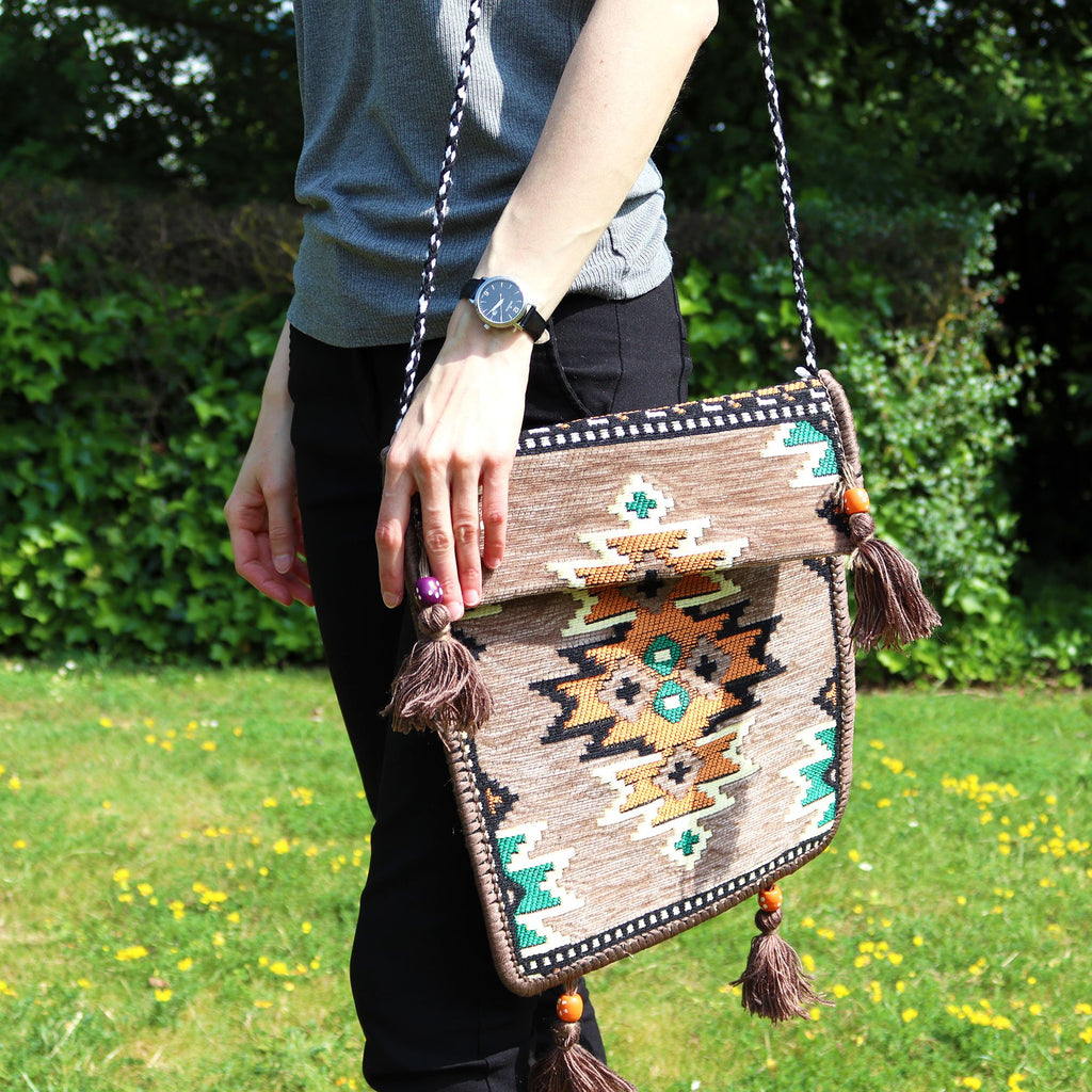 Bolsa tipo bandolera de festival Kilim bege